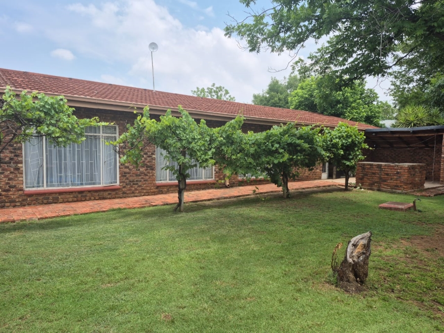 4 Bedroom Property for Sale in Vredefort Free State
